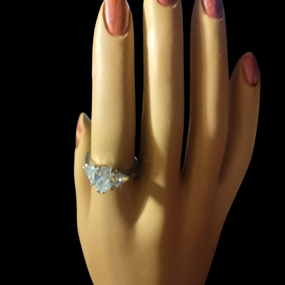 Ring - Picture 4 of 5